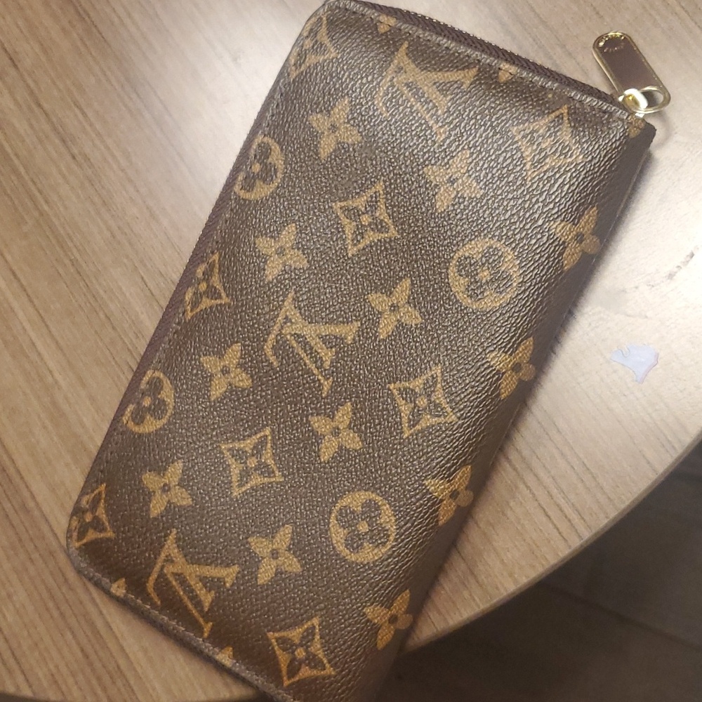 Vintage Monogram Sarah Long Wallet Louis Vuitton Wallet Authentic.